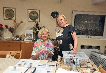 Smaltované prívesky 2025